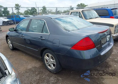 2007 Honda Accord 2.4 Ex z USA, uszkodzony, nr VIN 1HGCM56787A181826